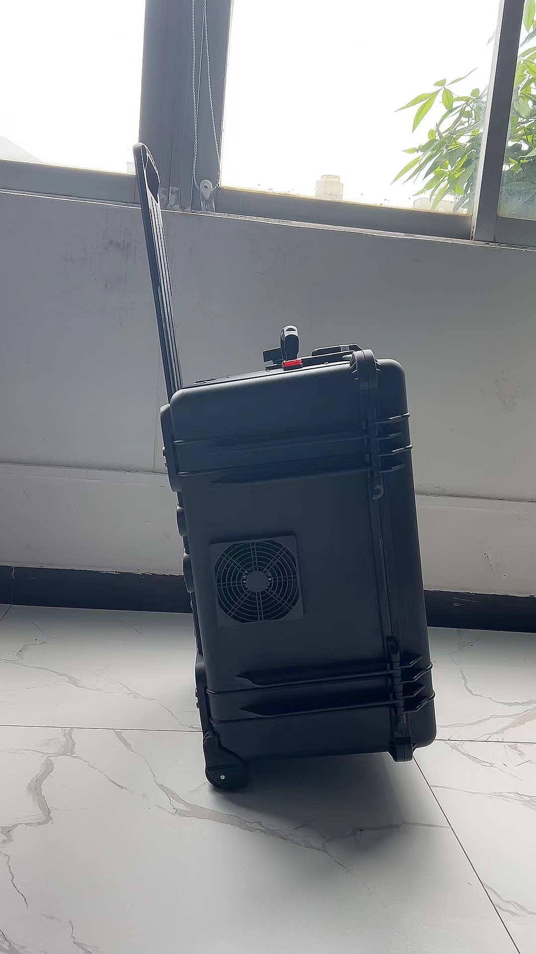 宿城手拉箱型移动通信干扰器